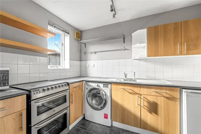 Photo 3 — Varsity Drive, Twickenham, TW1 1AL