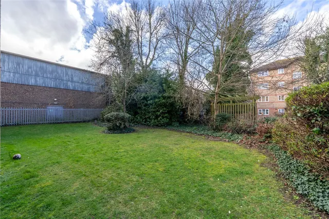 Photo 2 — Varsity Drive, Twickenham, TW1 1AL