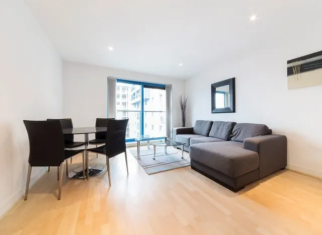 Westgate Apartments, Western Gateway, E16, photo 1