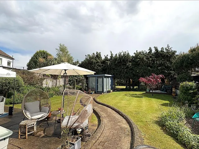 Laurel Avenue, Gravesend, DA12, photo 1