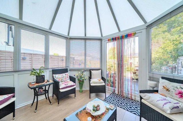 Manor Lane, Sunbury-On-Thames, TW16, photo 3