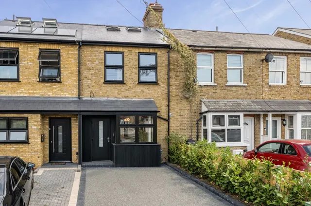 Gander Green Lane, Cheam, SM3, photo 2