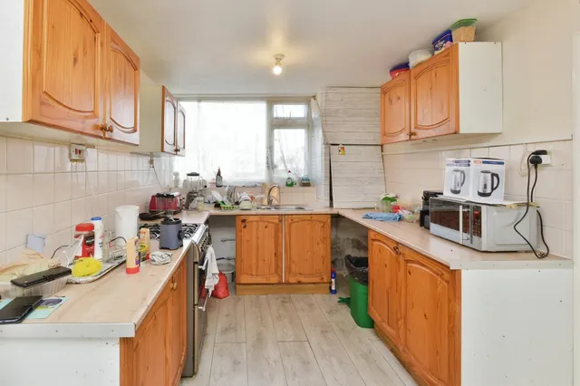 Photo 2 — Garry Close, Bletchley, Milton Keynes