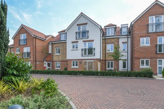 Reading Road, Wokingham, RG41, photo 1