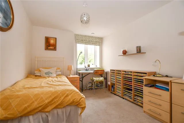 Photo 3 — Reading Road, Wokingham, Berkshire, RG41
