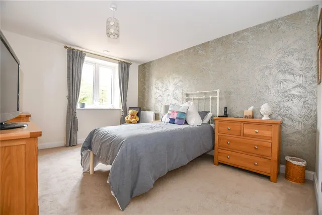 Photo 2 — Reading Road, Wokingham, Berkshire, RG41