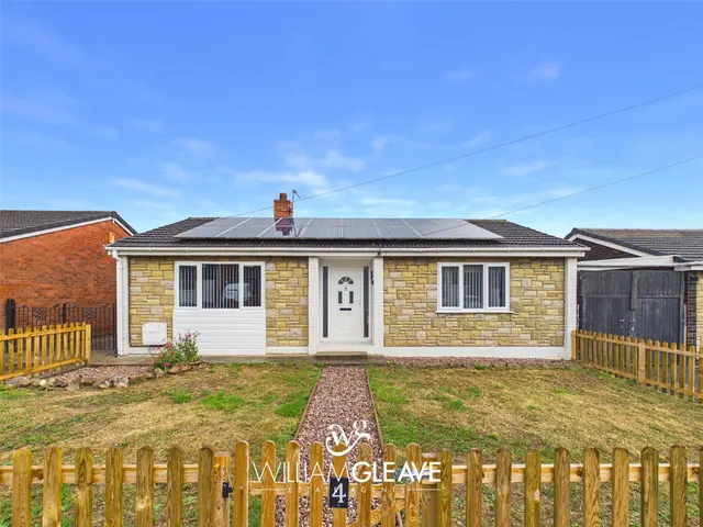 Willow Crescent, Connah's Quay, Deeside, Flintshire, CH5 4XP, photo 1