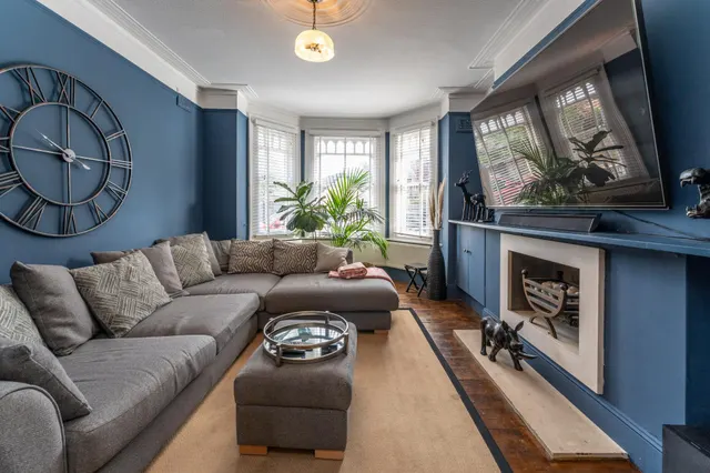 Crawley Road, London, N22, photo 2
