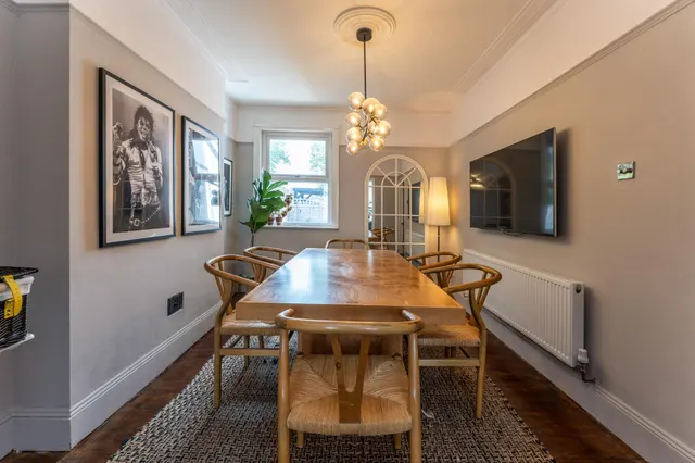 Crawley Road, London, N22, photo 3