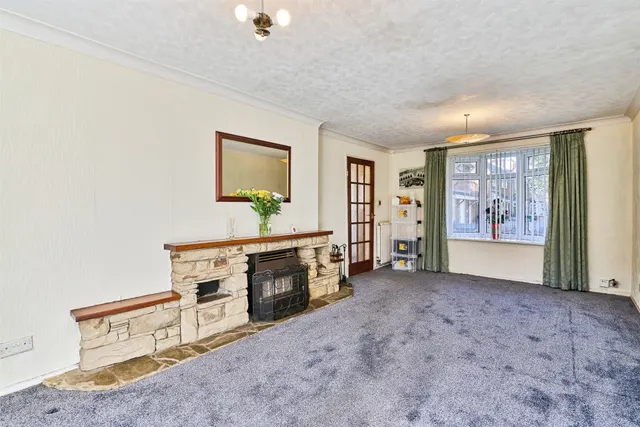 Littleton Road, Willenhall, WV12, photo 3