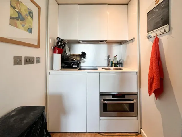 Bridgewater Place, Leeds, LS11, photo 3