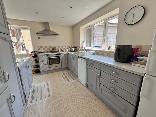 Photo 3 — Wyke Road, Gillingham SP8 4NH