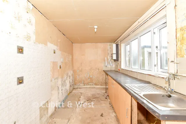 Holybourne Road, Havant, PO9, photo 3