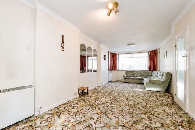 Fairview Avenue, Rainham, RM13, photo 2