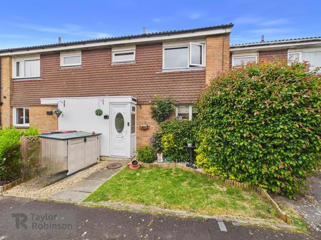 Cowfold Close, Bewbush, RH11, photo 1