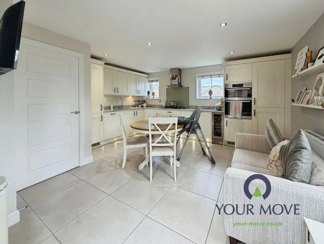 Photo 3 — Oriel Drive, Royston, Barnsley, S71