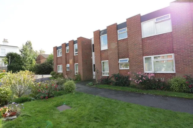 Canford Court, Reading, RG30, photo 1