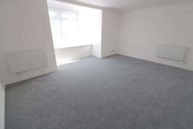 Canford Court, Reading, RG30, photo 2