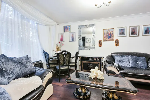 Felspar Close, Plumstead, photo 1