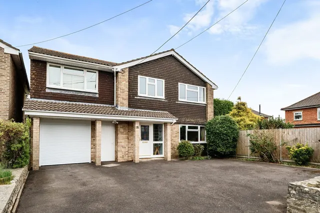 Park Avenue, Lymington, SO41, photo 1
