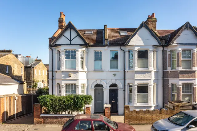 London, SW18, photo 1