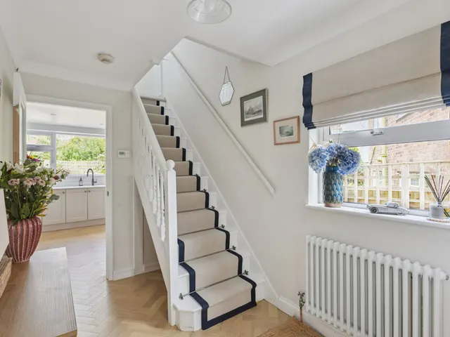 Ash Tree Close, Haslemere, GU27, photo 3