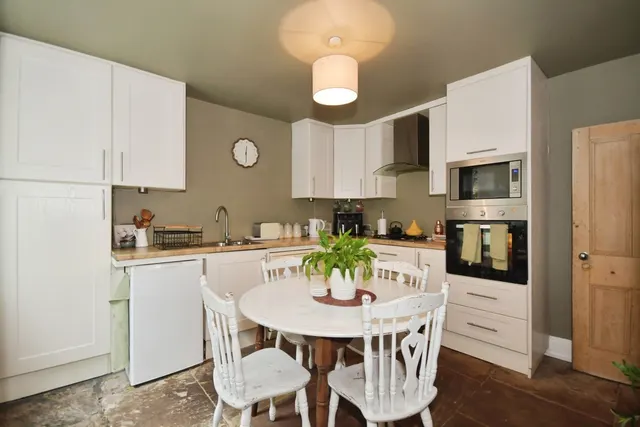 Fairfield Road, Buxton, SK17, photo 3