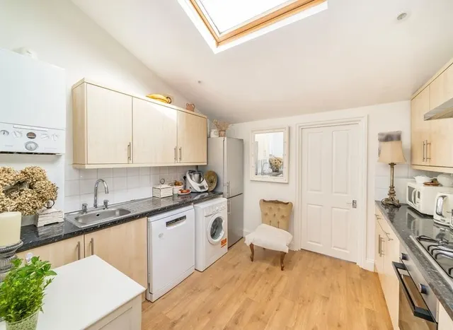 Photo 3 — Kenlor Road, Tooting, SW17