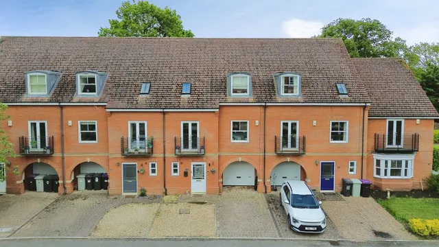 Sterling Place, Woodhall Spa, LN10, photo 1