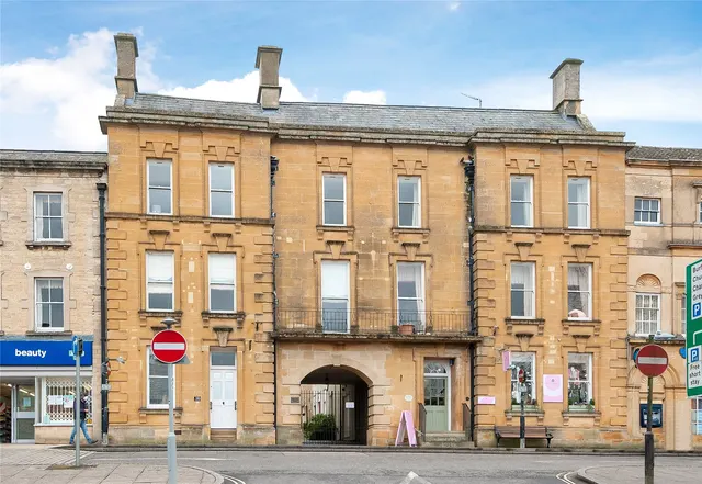 White Hart Mews, Chipping Norton, OX7, photo 2