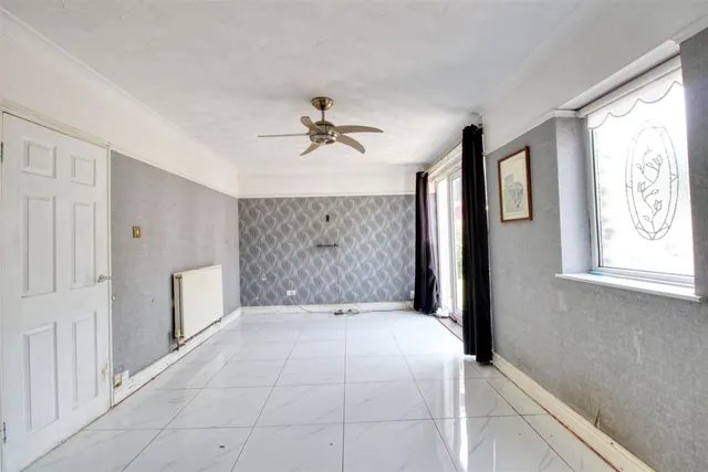 Dee Court, Liverpool, L25, photo 3