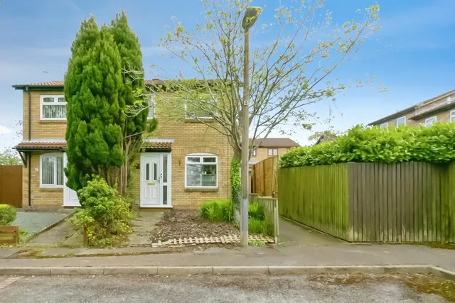 Meadow View Barry, CF63, photo 1