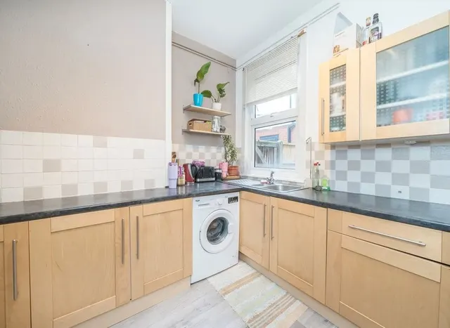 Photo 3 — Melbourne Avenue, West Ealing, W13