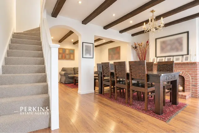 Ferrymead Avenue, Greenford, UB6, photo 1
