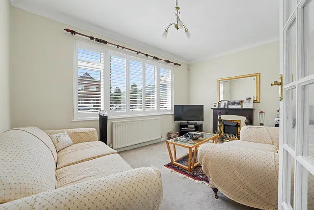 Lincoln Way, Enfield, EN1, photo 2