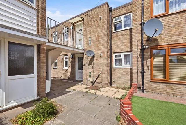 Lornes Close, Southend-on-Sea, photo 1