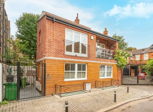 West Cottages, West Hampstead, NW6, photo 1
