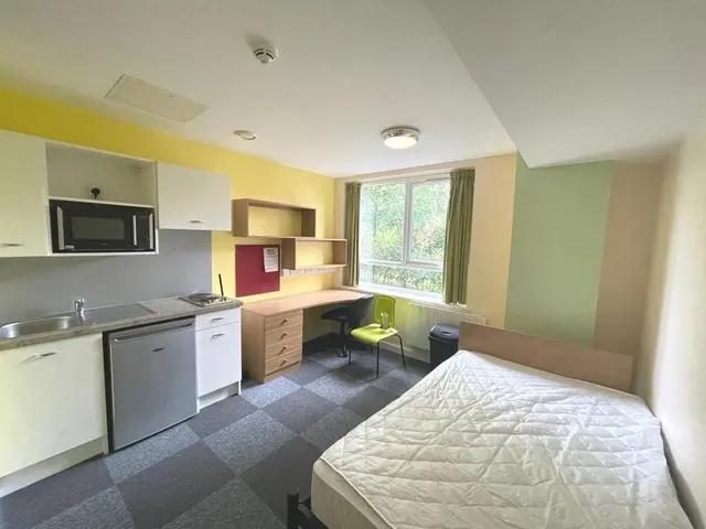 Viewings, B8, photo 1