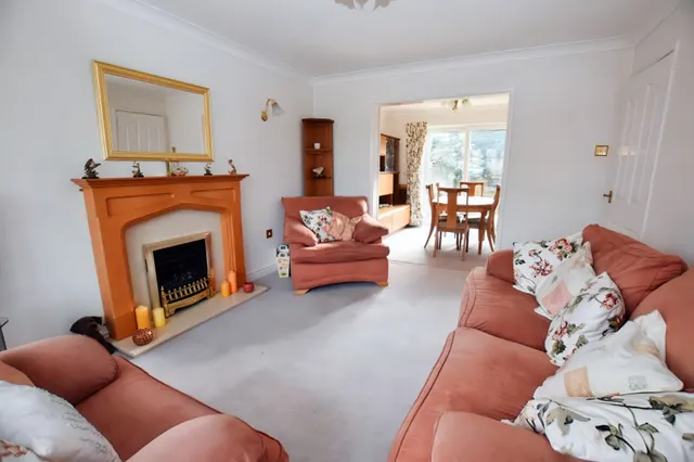 Holly Close, Market Drayton, photo 3