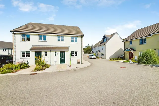 3 bedroom house — Highburrow Close, Scorrier, Cornwall, TR16