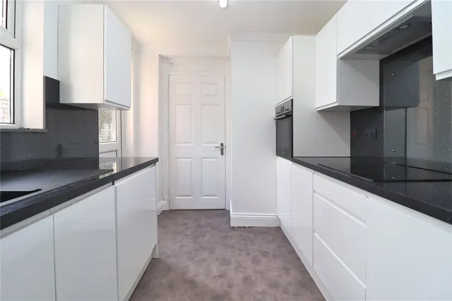 Lavender Road, Woking, GU22, photo 3
