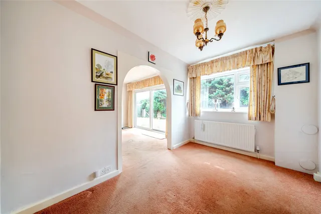 Photo 3 — Saphora Close, Orpington, BR6