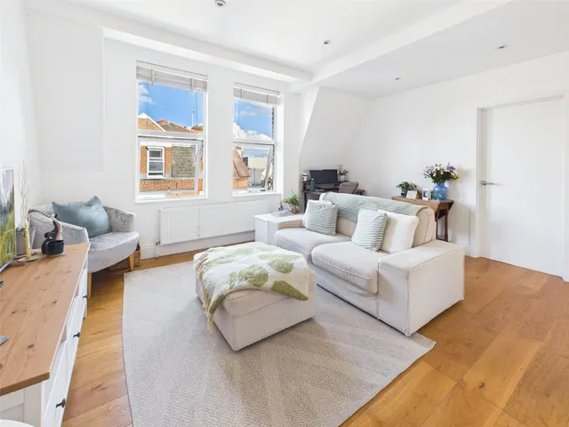 Laurel Avenue, Twickenham, TW1, photo 3