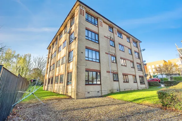 Columbia Place, Campbell Park, MILTON KEYNES, photo 1