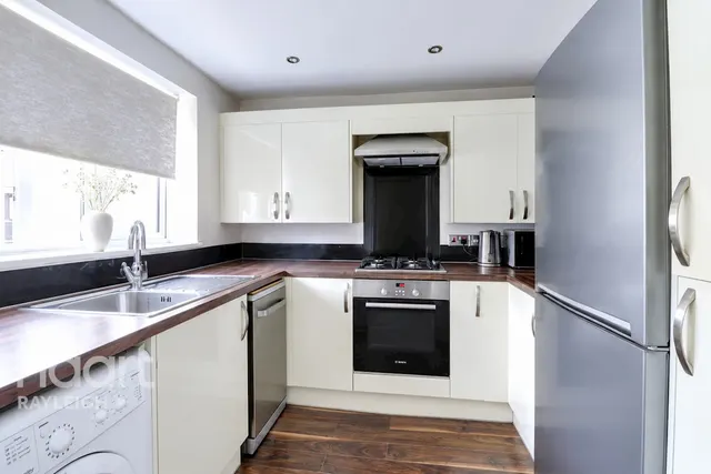 Heron Gardens, Rayleigh, SS6, photo 3