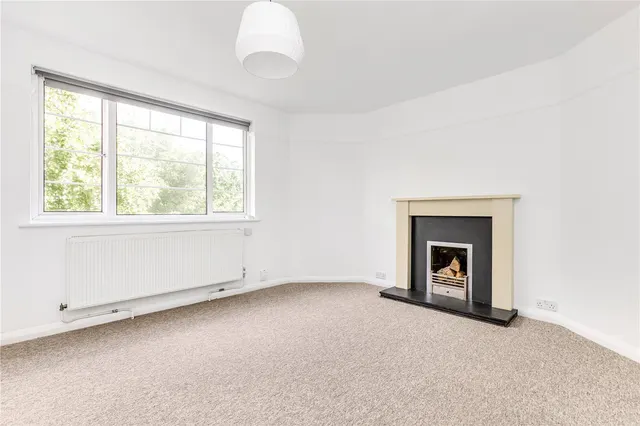 3 bedroom flat, Bedford Road, London, W4