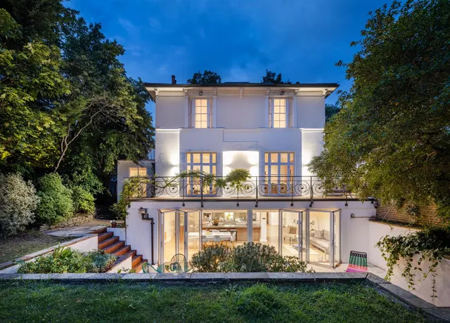 Photo 3 — Greville Road, St John's Wood - NW6, London, NW6 5JB