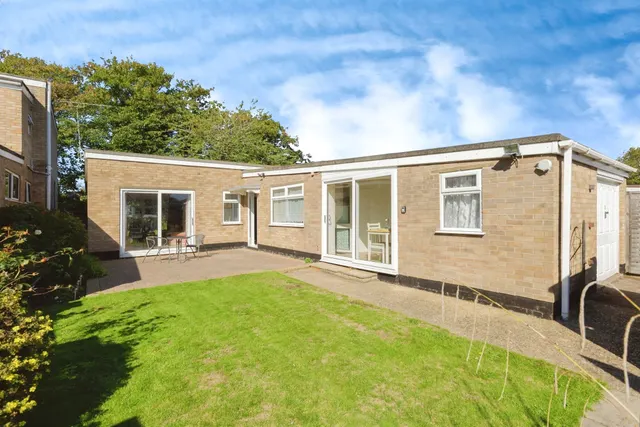 Carlson Gardens, Lutterworth, LE17, photo 1