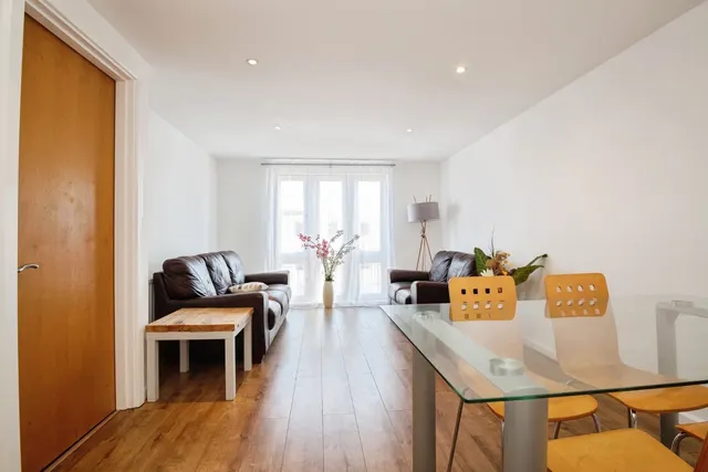 Forio House, Ffordd Garthorne, Cardiff, CF10, photo 1