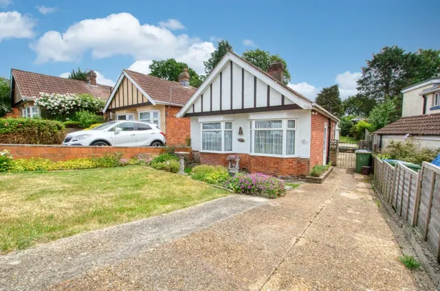 Avon Road, Midanbury, Southampton, SO18 4FR, photo 1